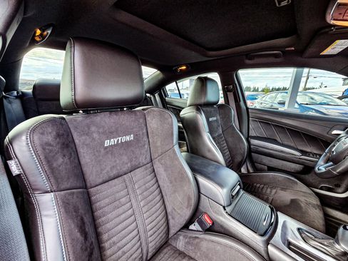 Used 2023 Dodge Charger Scat Pack w/ Daytona Edition Group image 32