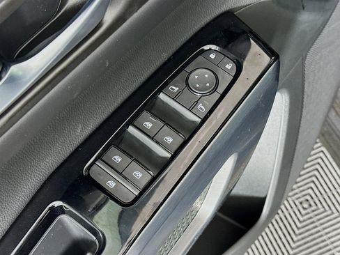 New 2026 Nissan Pathfinder SL image 18