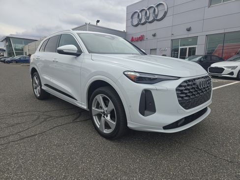 Certified 2025 Audi Q5 Premium Plus w/ Premium Plus AWD/4WD image 5