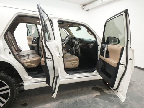 Used 2015 Toyota 4Runner Limited image 31