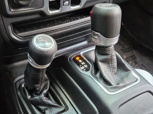 Used 2023 Jeep Wrangler Unlimited Sport AWD/4WD image 17