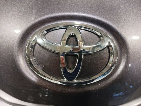 Used 2015 Toyota Sienna XLE w/ XLE Navigation Package AWD/4WD image 23