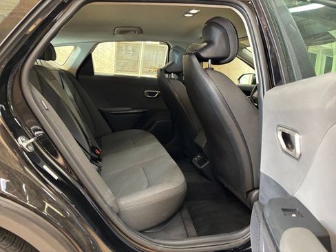 Used 2025 Kia K4 LXS image 24