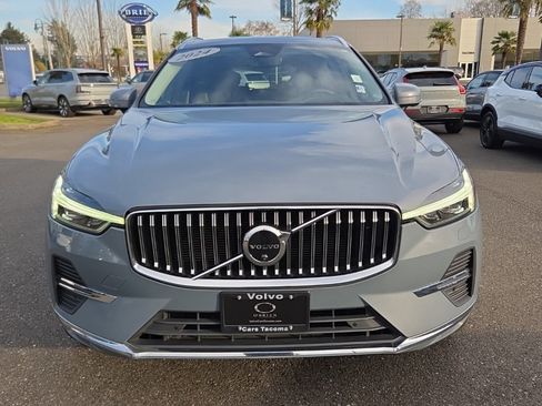 Certified 2023 Volvo XC60 B5 Ultimate w/ Climate Package image 11