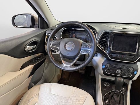 Used 2019 Jeep Cherokee Limited AWD/4WD image 4