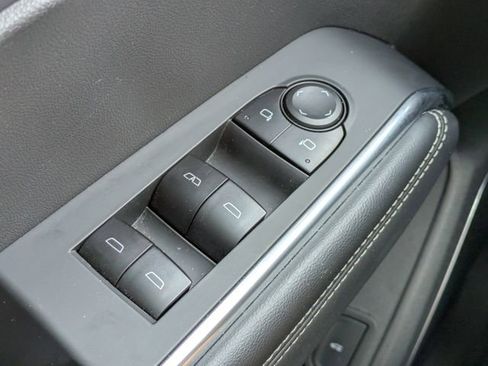 Used 2025 GMC Acadia Elevation FWD image 18