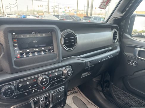 Used 2021 Jeep Wrangler Unlimited Sport image 22