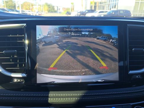 New 2026 Chrysler Pacifica Select image 17