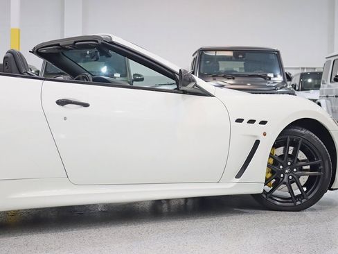 Used 2015 Maserati GranTurismo MC image 13