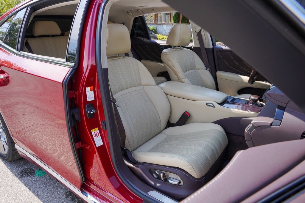 Used 2018 Lexus LS 500 AWD w/ Interior Upgrade Package image 34
