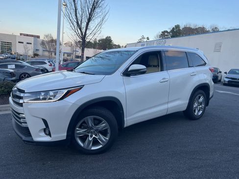 Used 2017 Toyota Highlander Limited image 5