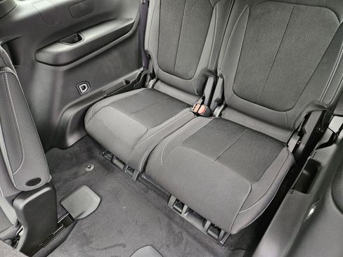 New 2025 Jeep Grand Cherokee L Laredo image 28