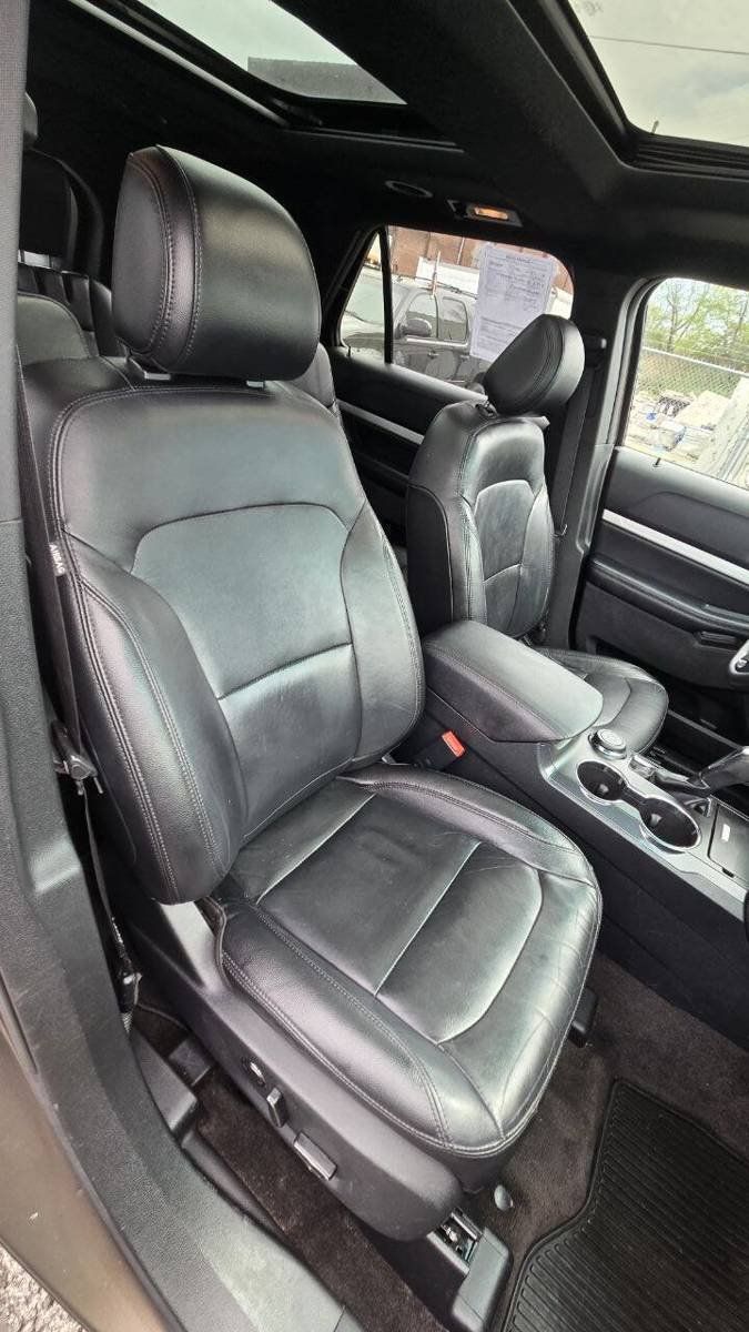 Used 2016 Ford Explorer XLT w/ Equipment Group 202A AWD/4WD image 16