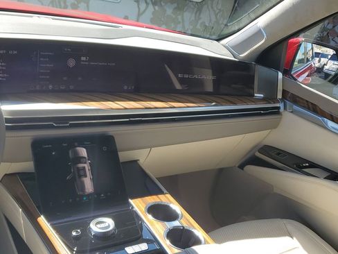 Certified 2025 Cadillac Escalade Sport Platinum w/ LPO, Floor Liner Package image 20