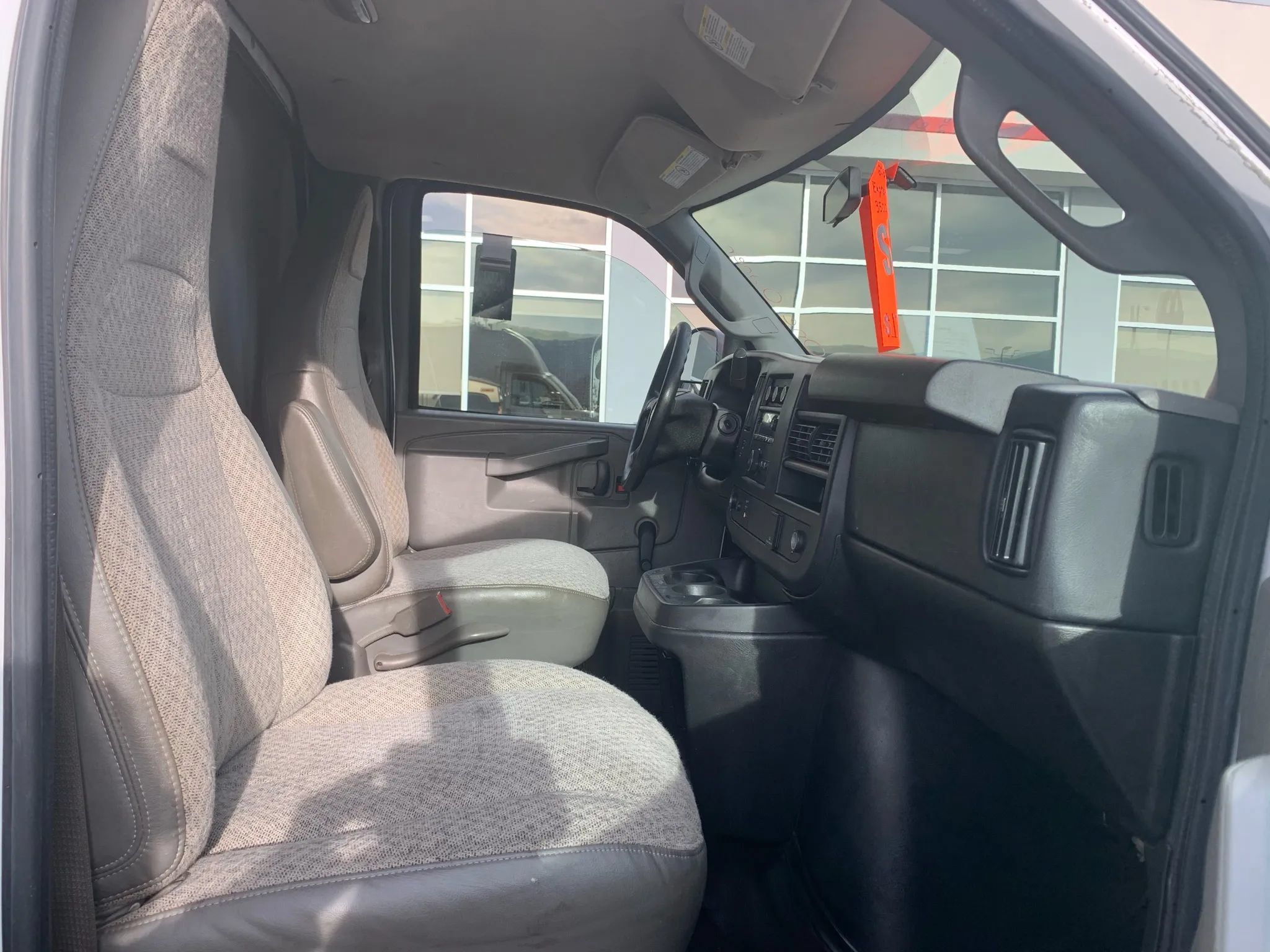 Used 2016 Chevrolet Express 3500 RWD image 21