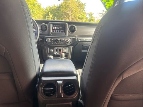 Certified 2021 Jeep Wrangler Willys image 19