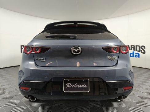 Used 2021 MAZDA MAZDA3 Hatchback w/Premium Plus Pkg image 4