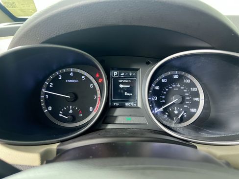 Used 2018 Hyundai Santa Fe Sport w/ 2.4L Value Package 02 image 22