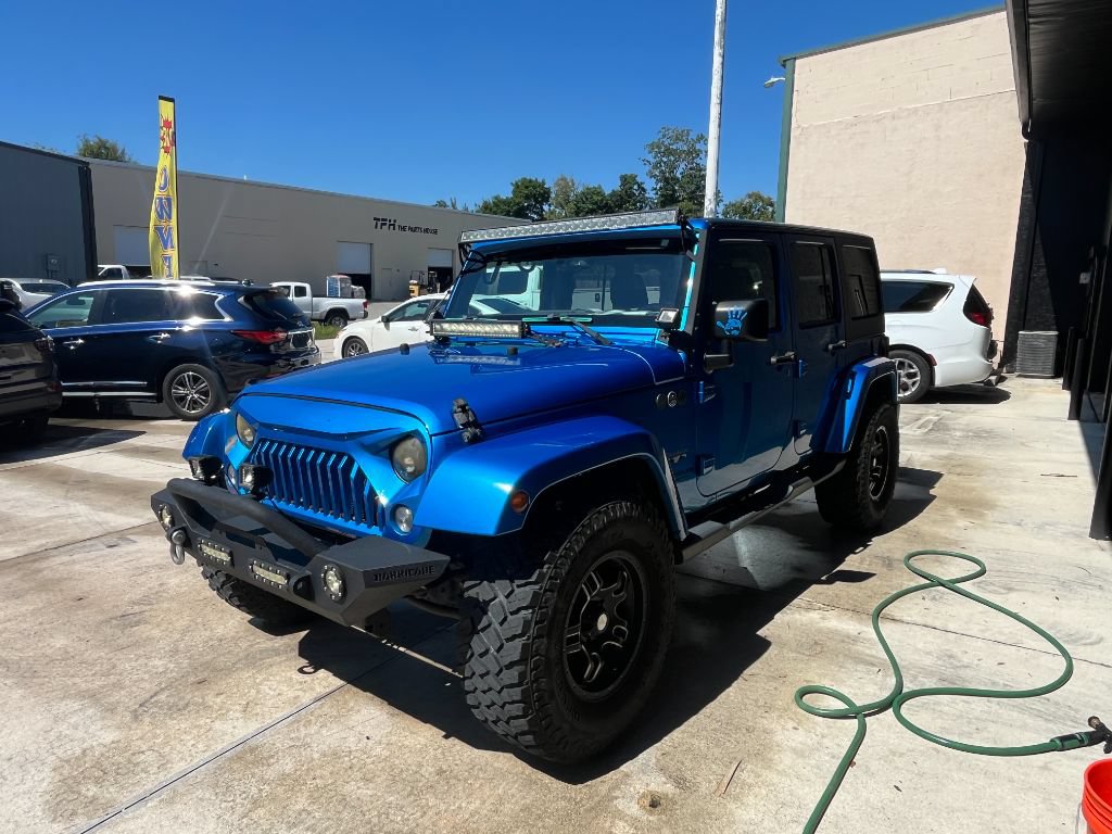 Used 2016 Jeep Wrangler Unlimited Sahara w/ Max Tow Package AWD/4WD image 5