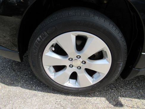 Used 2011 Subaru Outback 2.5i Premium AWD/4WD image 12