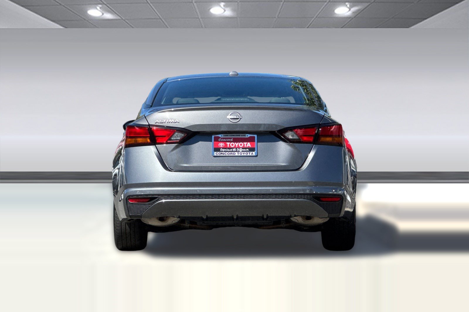 Used 2025 Nissan Altima 2.5 SV FWD image 10