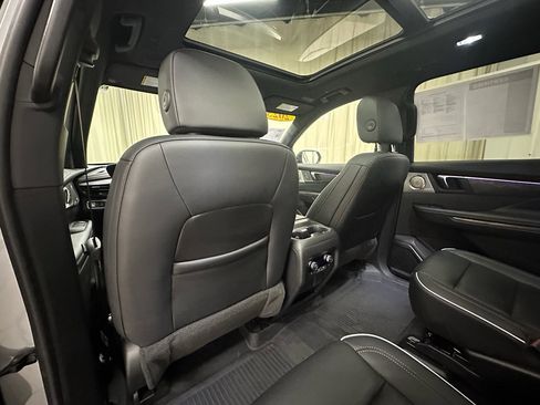 Certified 2025 Buick Enclave Avenir image 25