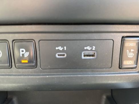 Used 2022 Nissan Frontier SV image 24