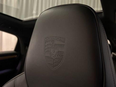 Certified 2022 Porsche Cayenne image 6