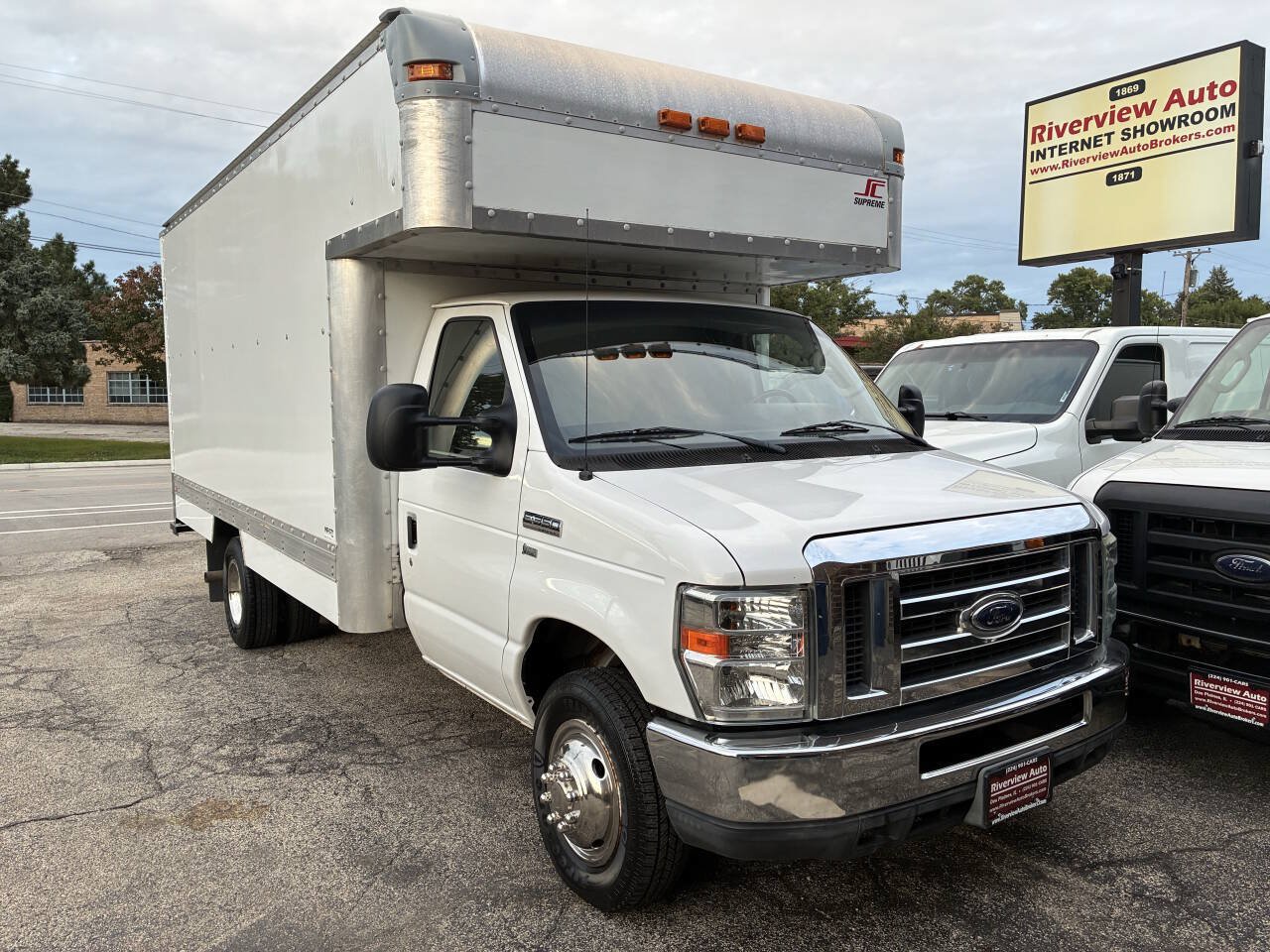Used 2013 Ford E-350 and Econoline 350 Super Duty w/ Payload Pkg RWD image 13