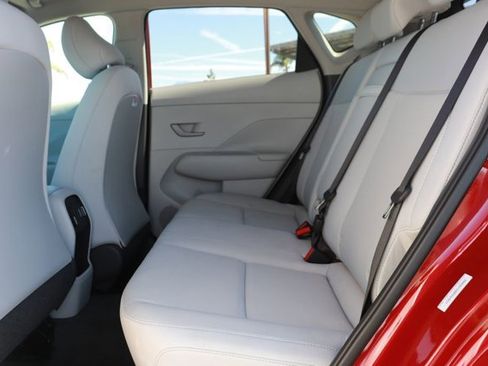 Used 2025 Hyundai Kona SEL image 12