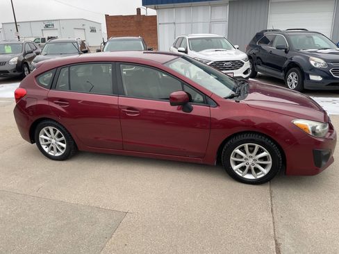 Used 2014 Subaru Impreza 2.0i Premium w/ All-Weather Package w/CVT image 8
