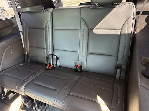 Used 2021 GMC Yukon Denali w/ Denali Premium Package image 16