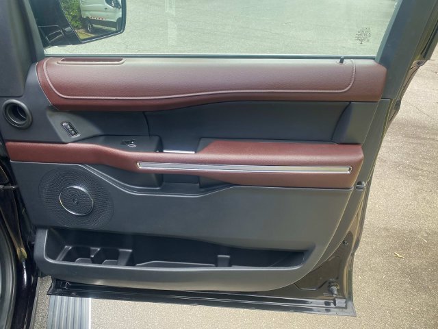 Used 2024 Ford Expedition Max Limited AWD/4WD image 37