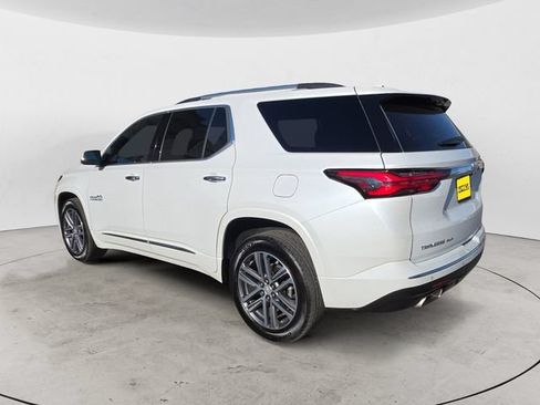 Used 2023 Chevrolet Traverse High Country AWD/4WD image 3