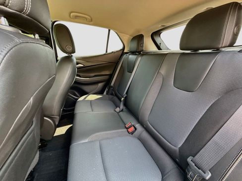 Used 2022 Buick Encore GX Preferred w/ Cold Weather Comfort Package AWD/4WD image 18