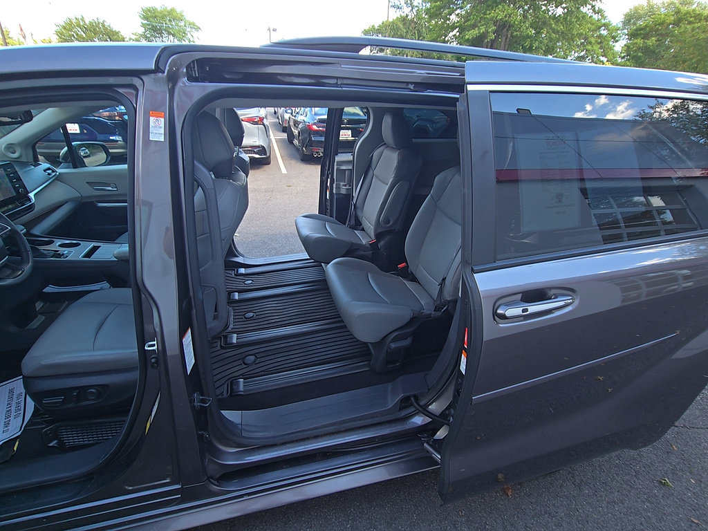 Certified 2024 Toyota Sienna XLE w/ XLE Plus Package AWD/4WD image 20
