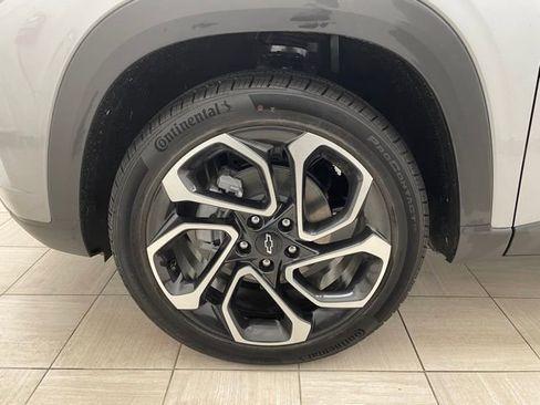 New 2026 Chevrolet Trax RS w/ Sunroof Package image 7