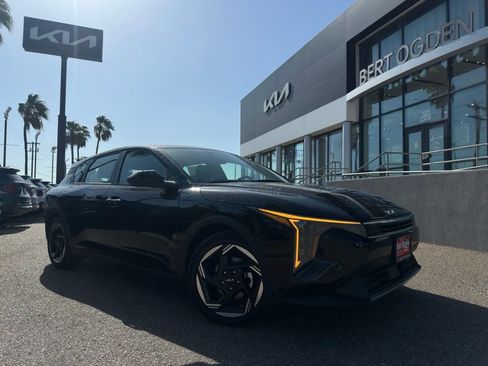 New 2026 Kia K4 EX FWD image 1