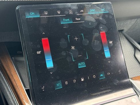 New 2026 Cadillac Escalade Platinum Luxury w/ LPO, Radiant Package image 21