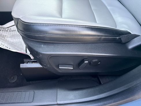 Used 2025 Ford Escape Platinum image 29