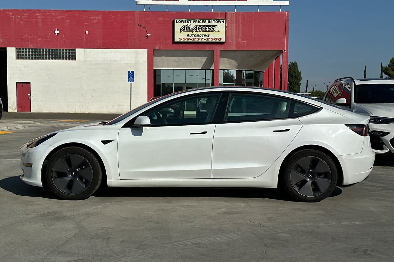 Used 2023 Tesla Model 3 Standard Range RWD image 5
