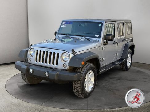 Used 2018 Jeep Wrangler Unlimited Sport S AWD/4WD image 3