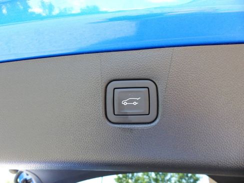 Used 2025 Chevrolet Blazer LT FWD image 41