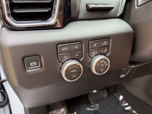 New 2026 GMC Sierra 3500 Denali Ultimate image 19