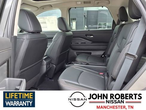 New 2026 Nissan Pathfinder SL image 8