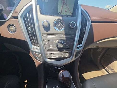 Used 2010 Cadillac SRX Luxury FWD image 18
