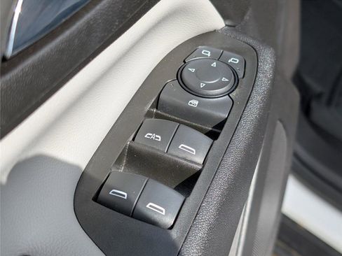 Used 2021 Chevrolet Equinox LS w/ LS Convenience Package image 14