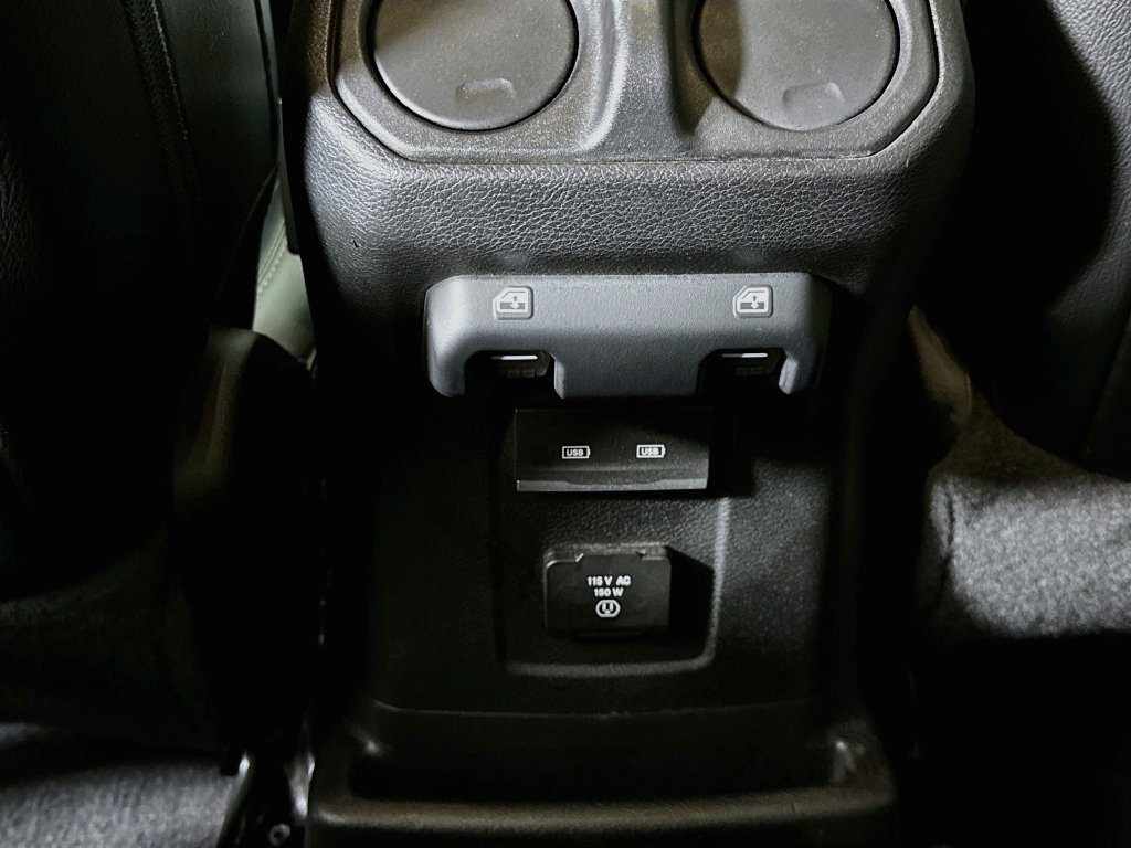 Used 2021 Jeep Wrangler Unlimited Sahara w/ Cold Weather Group AWD/4WD image 28