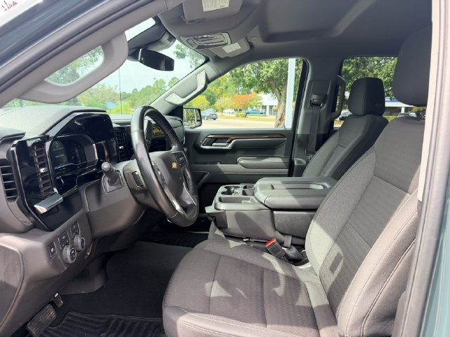 Used 2025 Chevrolet Silverado 1500 LT AWD/4WD image 11