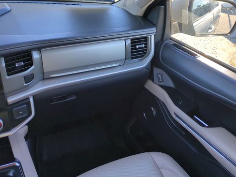 Used 2024 Ford Expedition XLT image 17